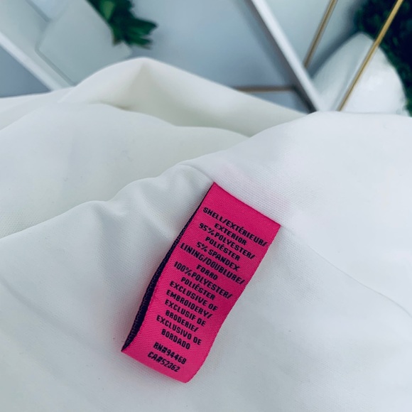 Betsey Johnson White Appliqué Crepe Dress, Size 14 - Picture 12 of 16